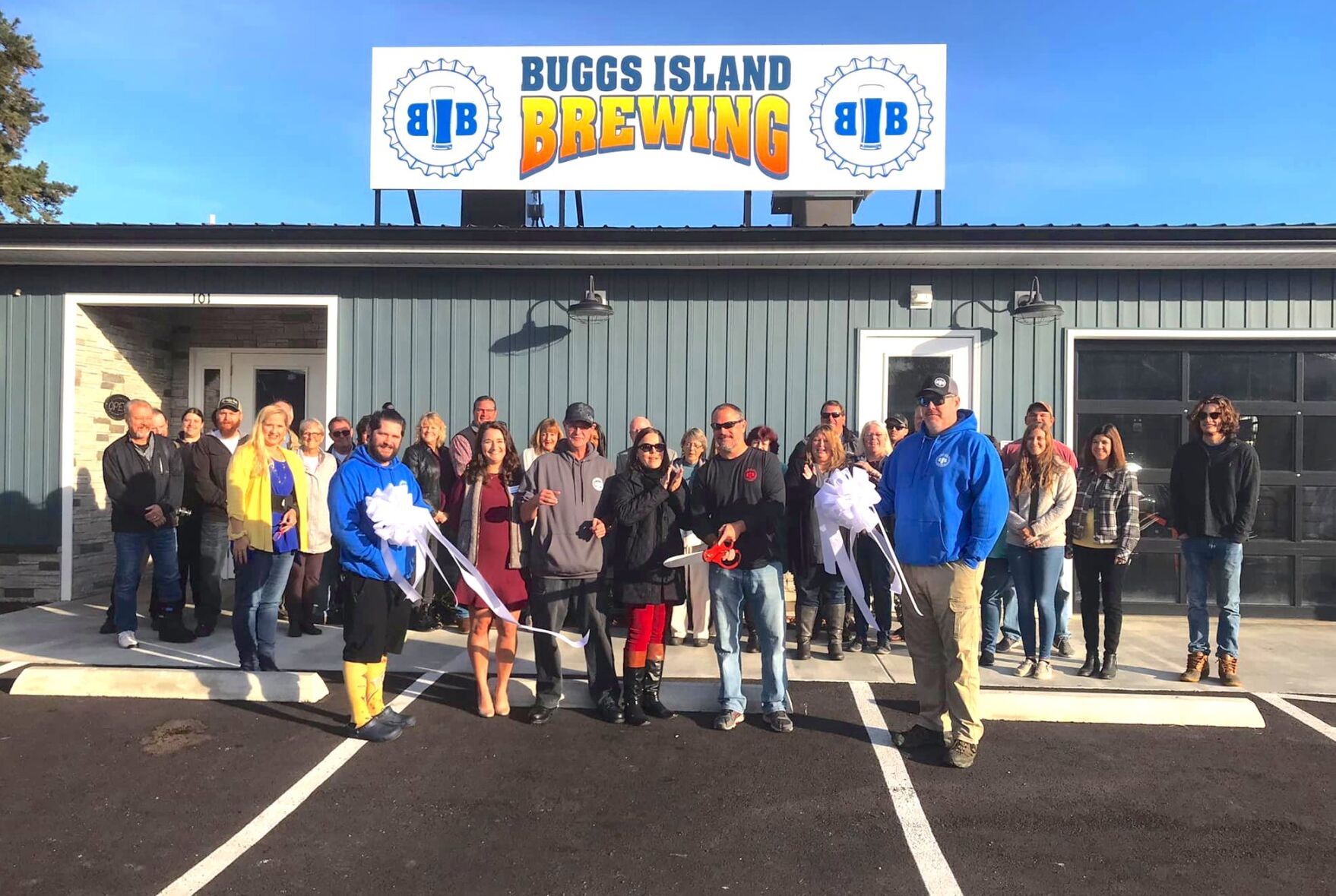 BIB celebrates its new location